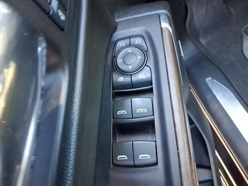 Used 2019 Chevrolet Silverado 1500 High Country w/ High Country Premium Package image 19