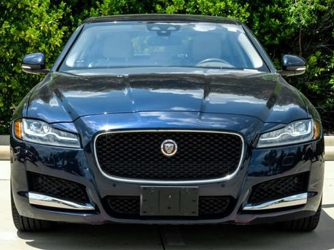 Used 2016 Jaguar XF Prestige RWD image 6