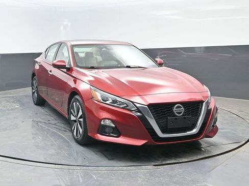 Used 2019 Nissan Altima 2.5 SL image 2