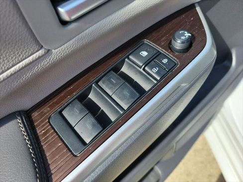 Certified 2023 Toyota Sienna XLE FWD image 12