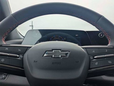 New 2026 Chevrolet Equinox RS w/ Convenience Package III FWD image 32