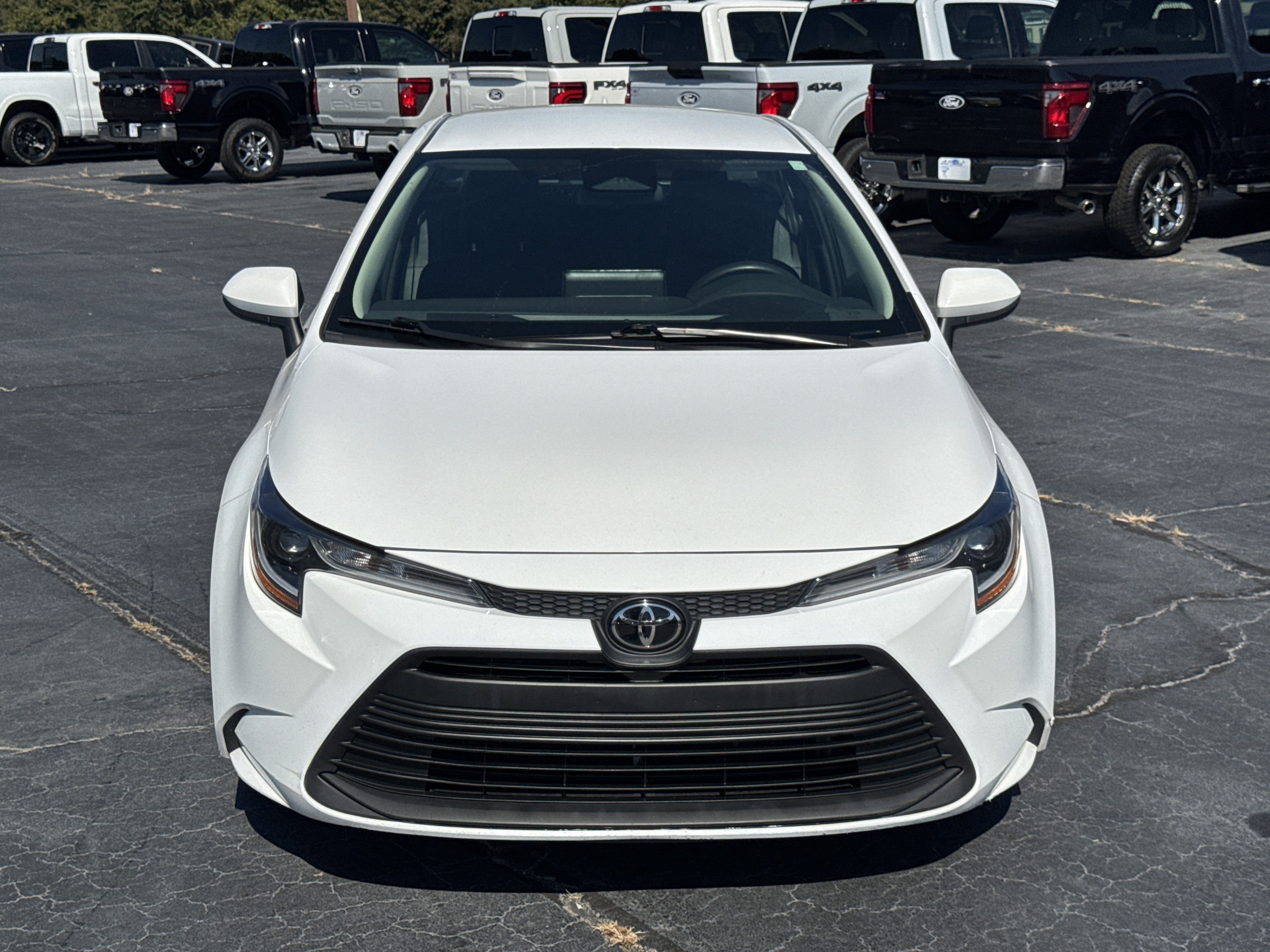 Used 2024 Toyota Corolla LE FWD image 3