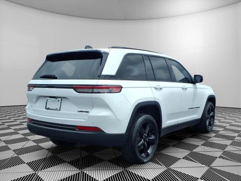 Used 2023 Jeep Grand Cherokee Limited w/ Black Appearance Package RWD image 29