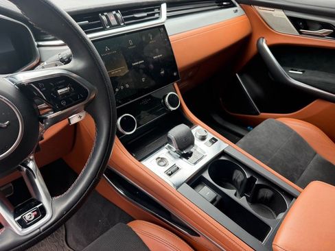 Used 2023 Jaguar F-PACE SVR AWD/4WD image 16