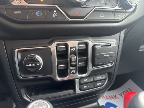 Used 2023 Jeep Wrangler Unlimited Sahara w/ Cold Weather Group image 34