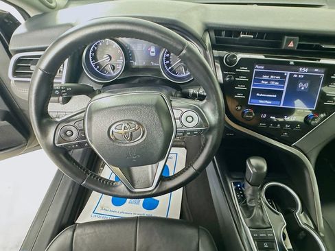 Used 2018 Toyota Camry XLE w/ Audio Package FWD image 13