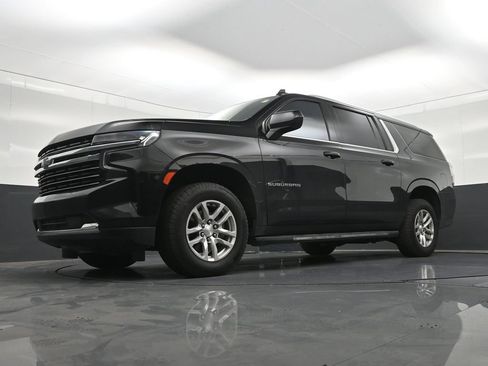 Used 2021 Chevrolet Suburban LT RWD image 25