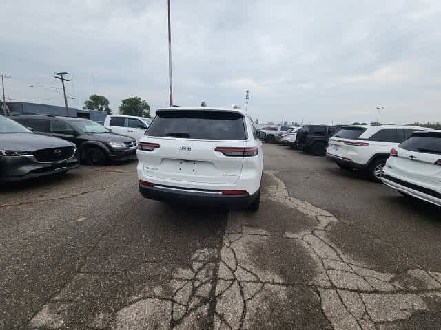 Used 2023 Jeep Grand Cherokee L Laredo w/ Luxury Tech Group I AWD/4WD image 16