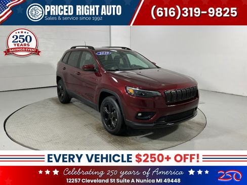 Used 2020 Jeep Cherokee Latitude Plus AWD/4WD image 1