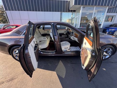 Used 2012 Rolls-Royce Ghost image 33