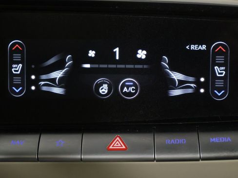 Used 2023 Genesis GV70 2.5T w/ Select Package AWD/4WD image 44