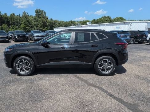 Used 2026 Chevrolet Trax LT w/ Driver Confidence Package FWD image 4