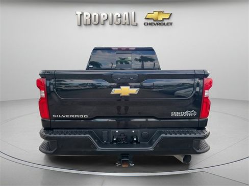 Used 2023 Chevrolet Silverado 2500 High Country w/ Z71 Off-Road Package image 4