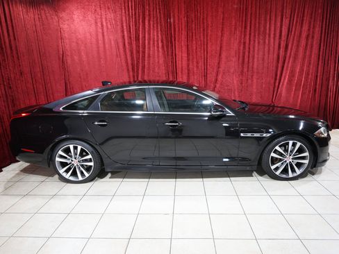 Used 2017 Jaguar XJ R-Sport AWD/4WD image 8