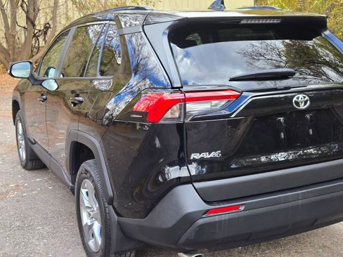 Used 2022 Toyota RAV4 XLE image 7