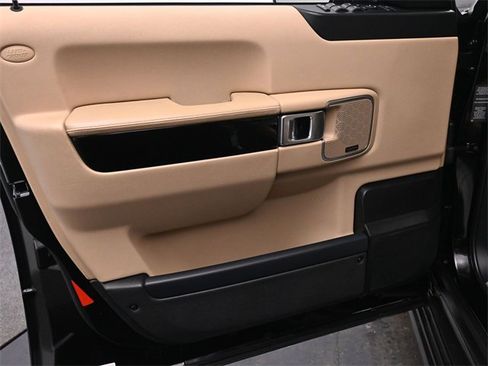 Used 2011 Land Rover Range Rover HSE LUX image 9