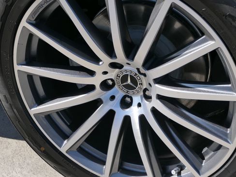 Used 2024 Mercedes-Benz GLS 580 4MATIC image 10