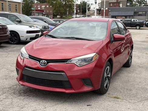 Used 2015 Toyota Corolla LE FWD image 1