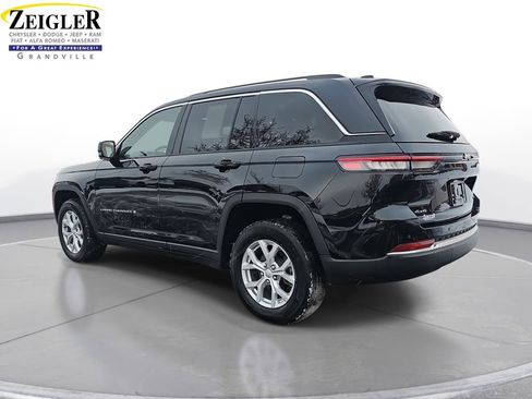 Used 2023 Jeep Grand Cherokee Limited image 7