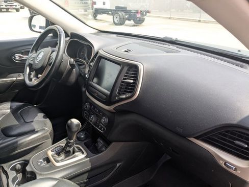 Used 2015 Jeep Cherokee Limited w/ Luxury Group image 20