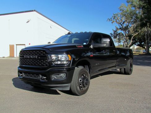 Used 2024 RAM 3500 Big Horn w/ Night Edition image 4