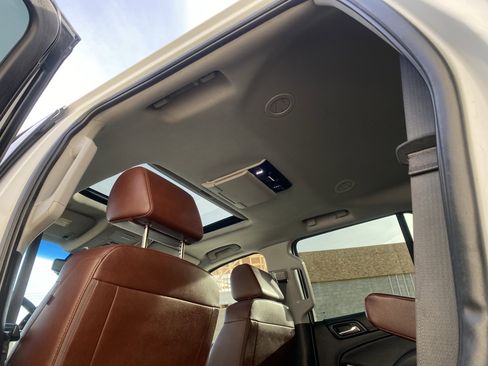 Used 2020 Chevrolet Tahoe Premier w/ Premier Plus Edition image 9