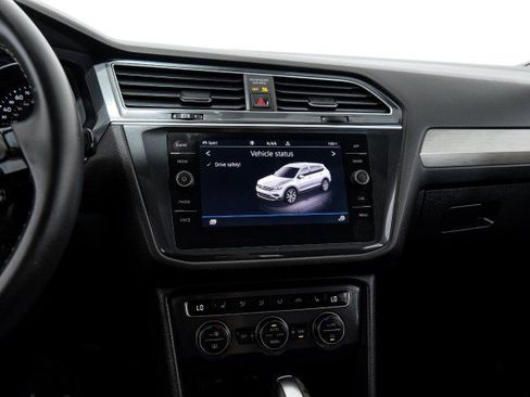Used 2021 Volkswagen Tiguan SE R-Line image 26