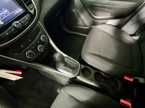 Used 2018 Chevrolet Trax LS image 24
