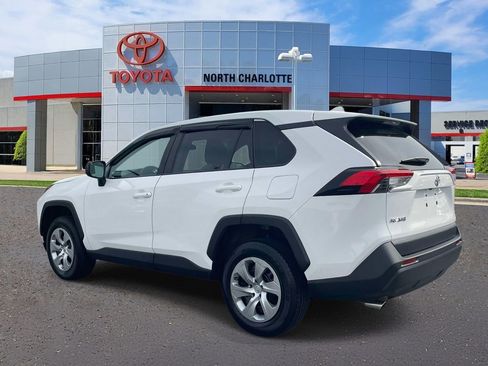 Used 2022 Toyota RAV4 LE image 5