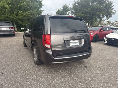 Used 2017 Dodge Grand Caravan SE w/ Power Window Group FWD image 4