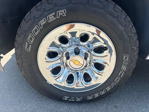 Used 2011 Chevrolet Silverado 1500 W/T RWD image 5