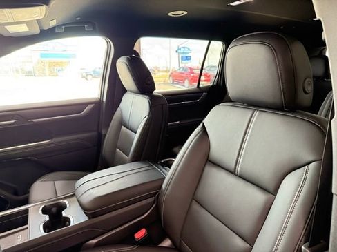 New 2025 GMC Acadia Elevation w/ Elevation Premium Package image 15