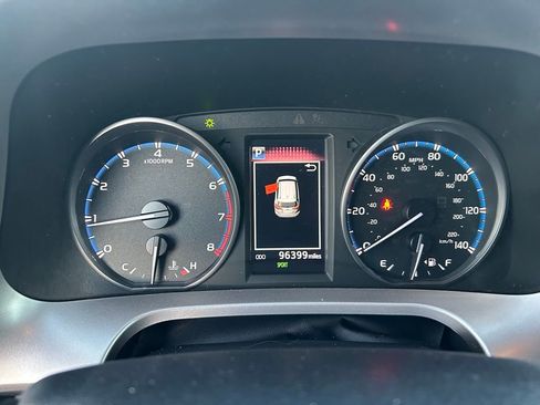 Used 2018 Toyota RAV4 LE w/ All Weather Liner Package image 17