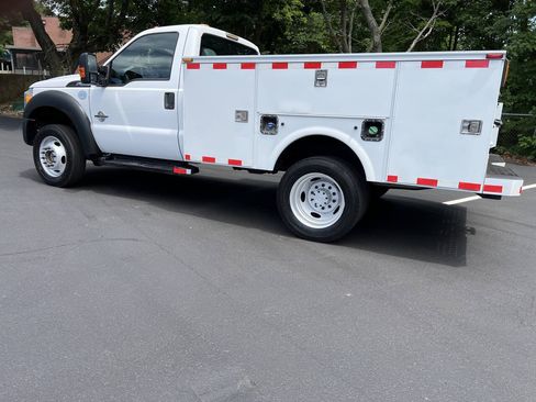 Used 2014 Ford F550 4x4 Regular Cab Super Duty w/ Power Equipment Group image 7