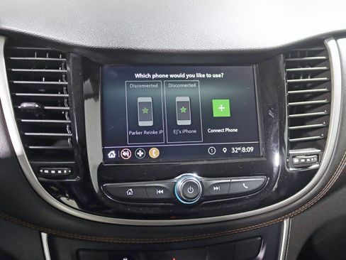 Used 2019 Chevrolet Trax LS image 18