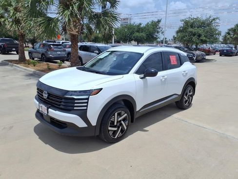 Used 2026 Nissan Kicks SV FWD image 1
