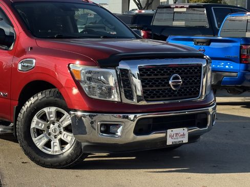 Used 2017 Nissan Titan SV image 2