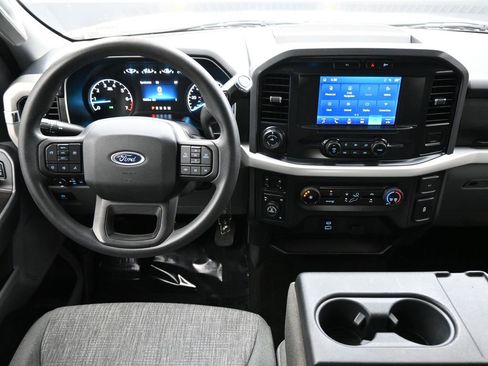 Used 2022 Ford F150 XLT w/ Trailer Tow Package image 4