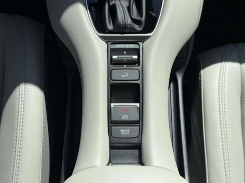 Certified 2026 Honda HR-V EX-L image 15