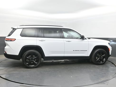 Used 2024 Jeep Grand Cherokee L Laredo image 8