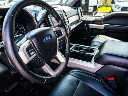 Used 2019 Ford F250 Lariat w/ Lariat Ultimate Package AWD/4WD image 8