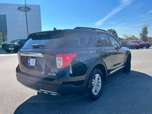 Used 2021 Ford Explorer XLT w/ Equipment Group 202A AWD/4WD image 5