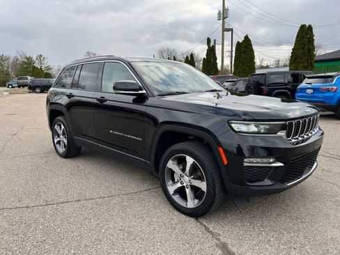 Used 2023 Jeep Grand Cherokee Limited AWD/4WD image 7