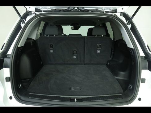 Used 2023 Jeep Grand Cherokee Laredo RWD image 12
