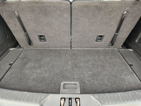 Used 2021 Ford Explorer XLT w/ Equipment Group 202A RWD image 35