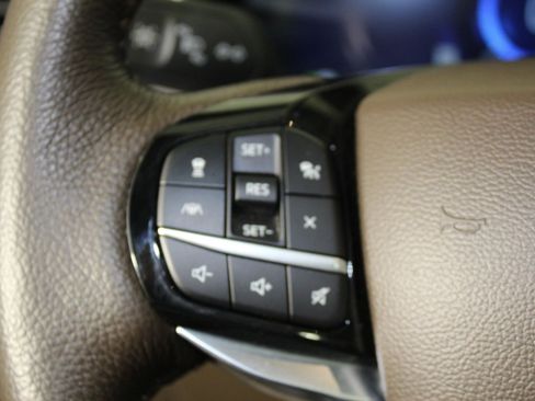 Used 2023 Ford Explorer King Ranch w/ Technology Package image 16