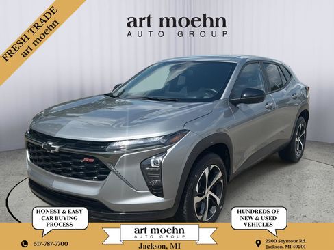 Used 2024 Chevrolet Trax RS w/ Driver Confidence Package FWD image 1