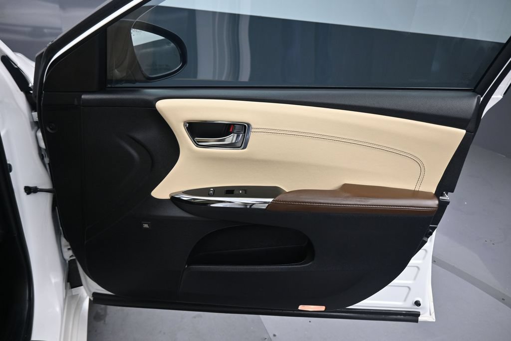 Used 2016 Toyota Avalon Limited w/ Toyota Safety Sense Package FWD image 42