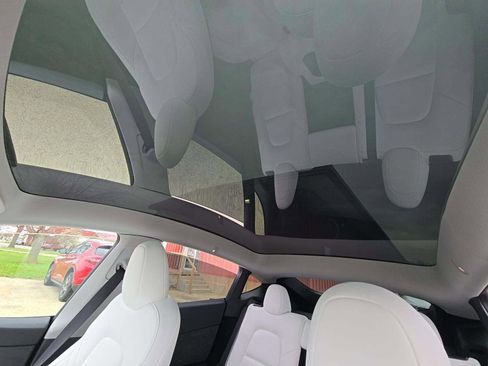 Used 2024 Tesla Model Y Performance AWD/4WD image 8