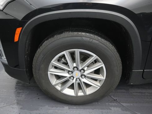 Used 2023 Chevrolet Traverse LT FWD image 9